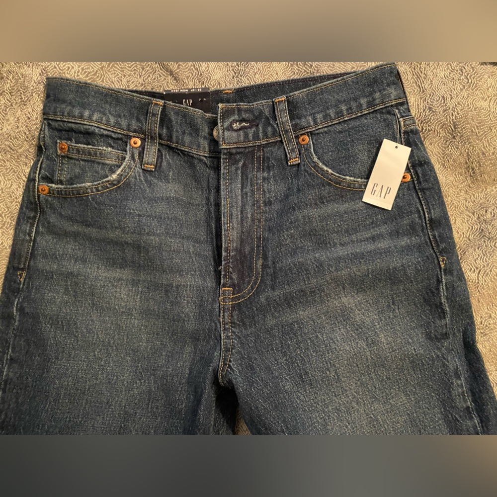 GAP High-Rise, Mom Jeans - 26/2P! NWTs! So comfy! Never worn!